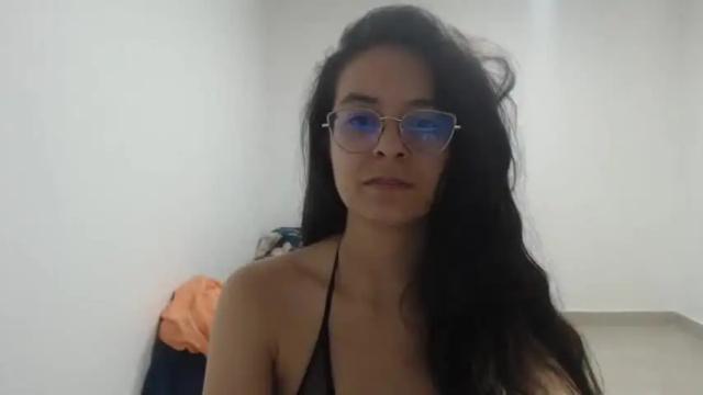 Image 8 of luciana_louiex Stream on Chaturbate on 19 months ago