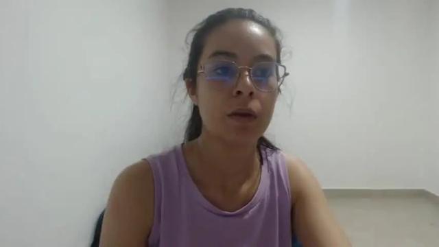 Image 8 of luciana_louiex Stream on Chaturbate on 19 months ago