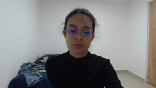 Image 12 of luciana_louiex Stream on Chaturbate on 19 months ago