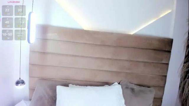 Image 8 of lucianacouper Stream on Chaturbate on 7 months ago