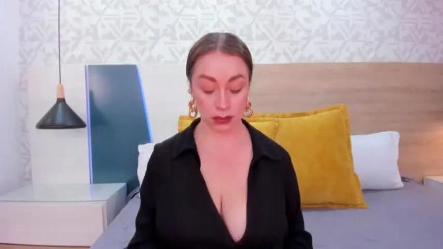 Image 7 of lucianawain Stream on Chaturbate on 14 months ago