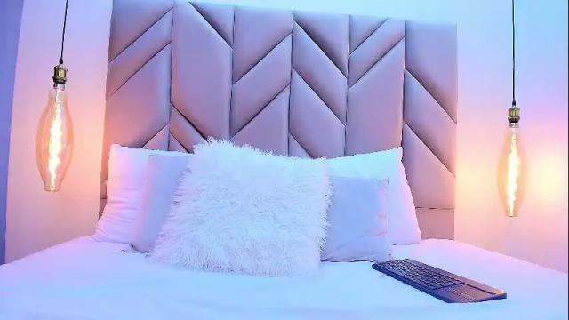 Image 10 of lucie_grey Stream on Chaturbate on 1 month ago