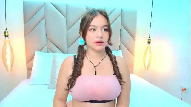 Image 2 of lucie_grey Stream on Chaturbate on 28 days ago