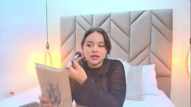 Image 11 of lucie_grey Stream on Chaturbate on 21 days ago