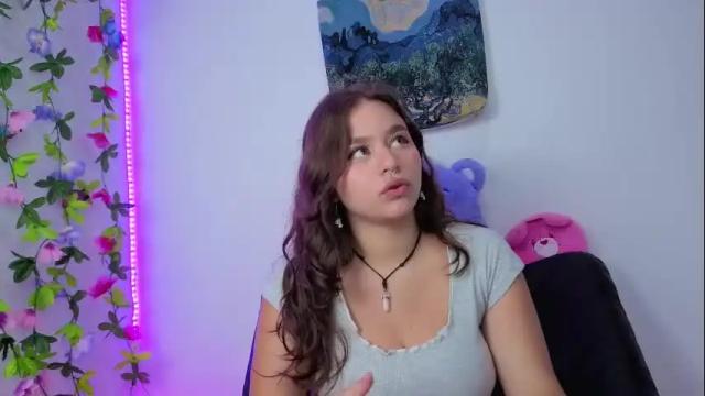 Image 12 of lucie_grey Stream on Chaturbate on 10 days ago