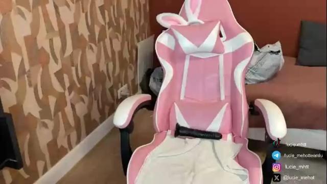 Image 12 of lucie_hot Stream on Chaturbate on 3 months ago
