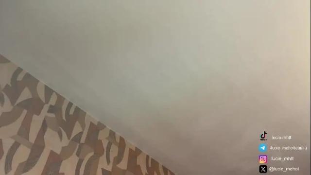Image 2 of lucie_hot Stream on Chaturbate on 3 months ago