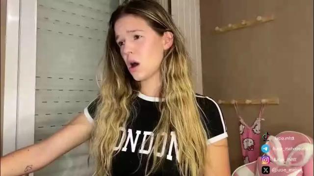 Image 4 of lucie_hot Stream on Chaturbate on 1 month ago