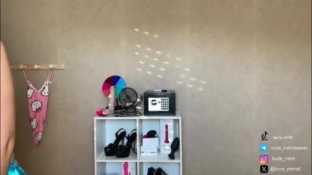 Image 3 of lucie_hot Stream on Chaturbate on 1 month ago