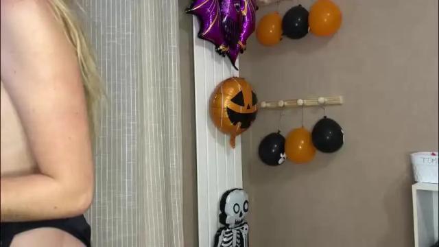 Image 4 of lucie_hot Stream on Chaturbate on 3 months ago