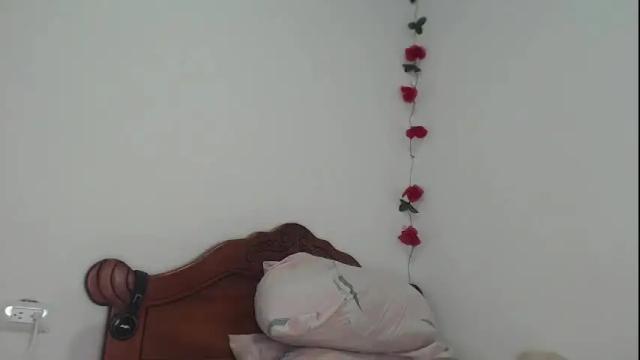 Image 4 of luciiaana Stream on Chaturbate on 15 months ago
