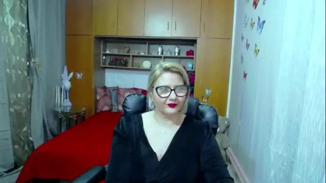 Image 4 of lucillefenlys Stream on Chaturbate on 1 month ago