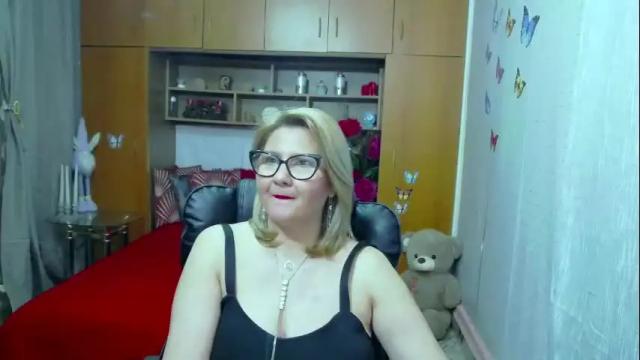 Image 10 of lucillefenlys Stream on Chaturbate on 1 month ago