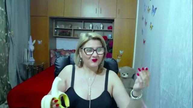 Image 3 of lucillefenlys Stream on Chaturbate on 1 month ago
