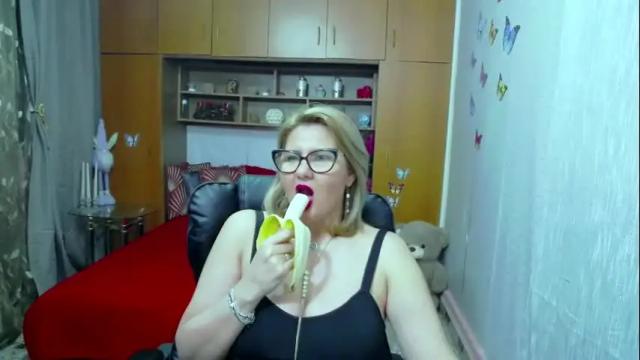 Image 4 of lucillefenlys Stream on Chaturbate on 1 month ago