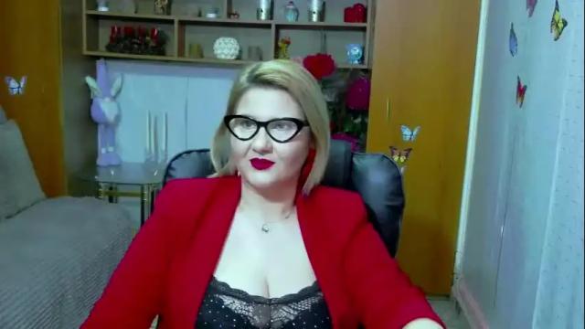 Image 4 of lucillefenlys Stream on Chaturbate on 6 days ago