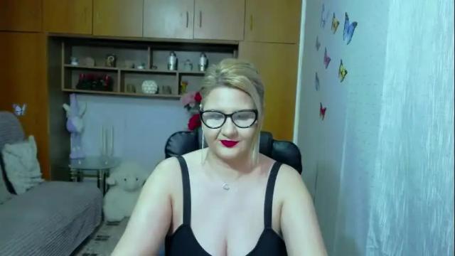 Image 10 of lucillefenlys Stream on Chaturbate on 3 months ago