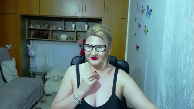 Image 11 of lucillefenlys Stream on Chaturbate on 3 months ago