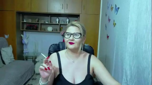 Image 12 of lucillefenlys Stream on Chaturbate on 3 months ago
