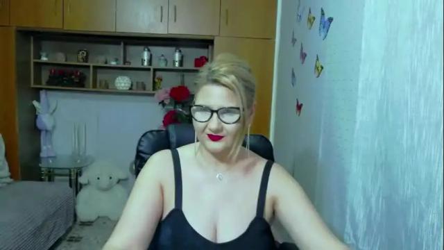 Image 6 of lucillefenlys Stream on Chaturbate on 3 months ago