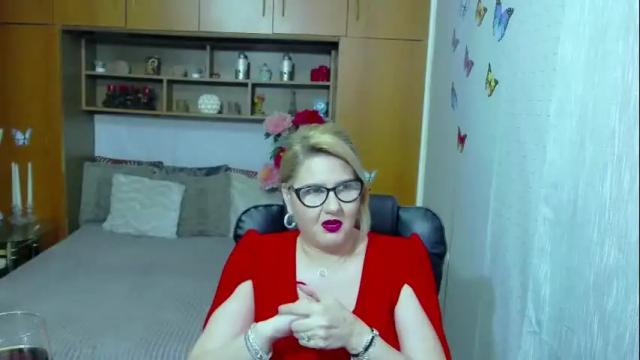 Image 12 of lucillefenlys Stream on Chaturbate on 3 months ago
