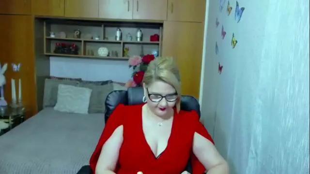 Image 7 of lucillefenlys Stream on Chaturbate on 3 months ago