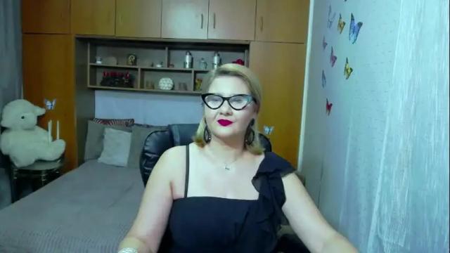 Image 3 of lucillefenlys Stream on Chaturbate on 3 months ago