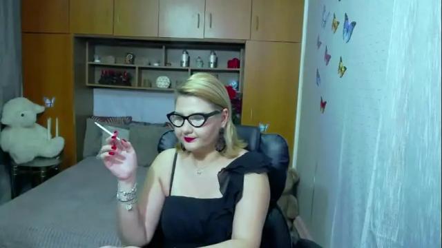 Image 4 of lucillefenlys Stream on Chaturbate on 3 months ago