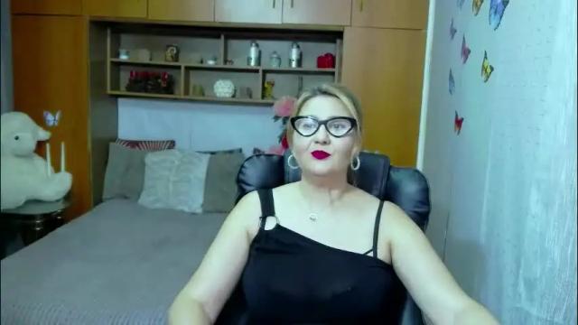 Image 4 of lucillefenlys Stream on Chaturbate on 2 months ago