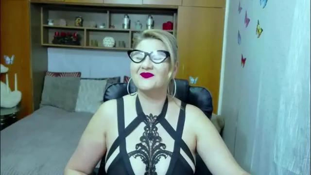 Image 6 of lucillefenlys Stream on Chaturbate on 2 months ago