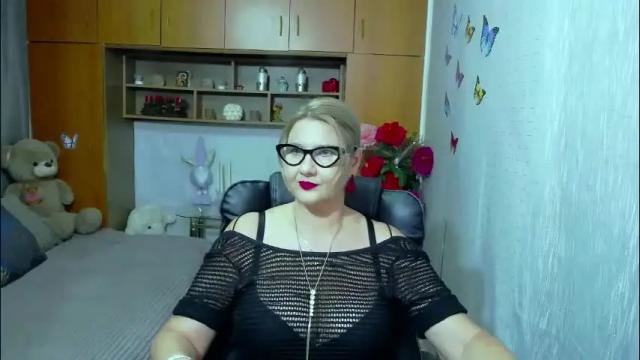 Image 2 of lucillefenlys Stream on Chaturbate on 2 months ago