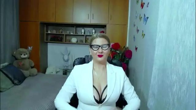 Image 12 of lucillefenlys Stream on Chaturbate on 1 month ago