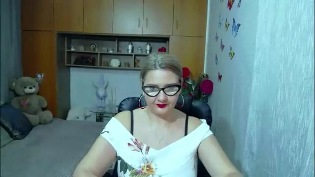 Image 2 of lucillefenlys Stream on Chaturbate on 1 month ago
