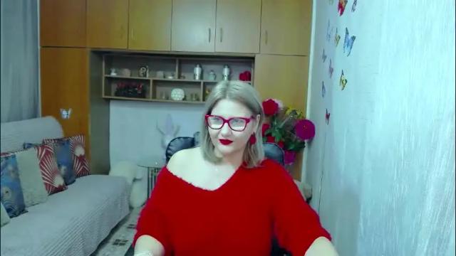 Image 4 of lucillefenlys Stream on Chaturbate on 2 days ago