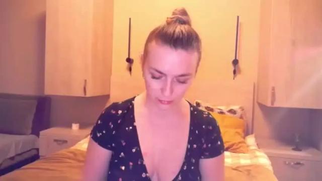 Image 7 of lucky_foryou_baby Stream on Chaturbate on 14 months ago