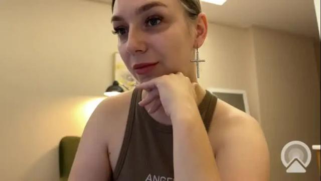 Image 2 of lucky_foryou_baby Stream on Chaturbate on 1 month ago