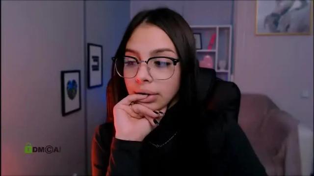 Image 4 of luckybabymeow Stream on Chaturbate on 1 month ago