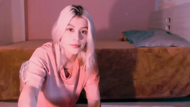 Image 3 of luckysapphire777 Stream on Chaturbate on 16 months ago