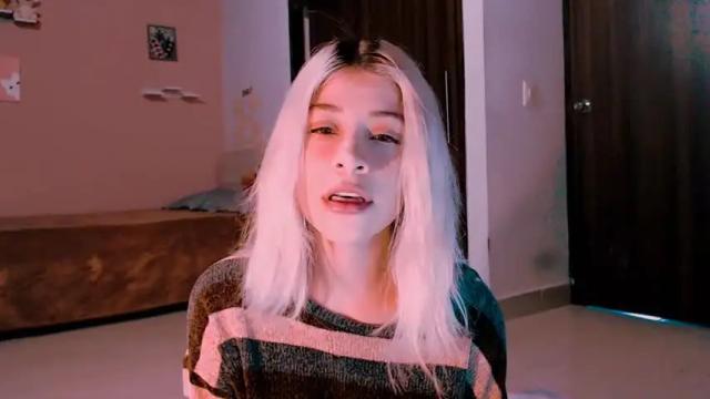 Image 2 of luckysapphire777 Stream on Chaturbate on 15 months ago