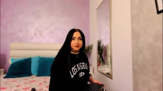 Image 4 of luckyymia Stream on Chaturbate on 1 month ago