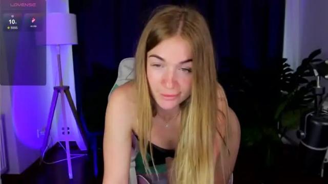 Image 7 of lucy__cutie Stream on Chaturbate on 21 months ago