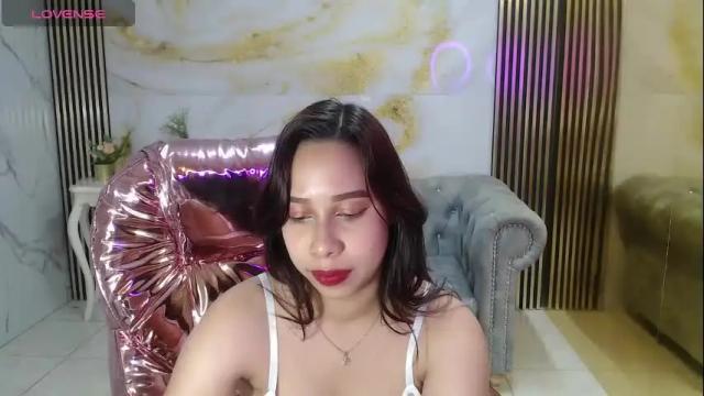 Image 8 of lucy_blossoms_sub Stream on Chaturbate on 2 months ago