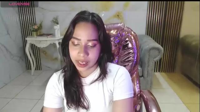 Image 11 of lucy_blossoms_sub Stream on Chaturbate on 1 month ago