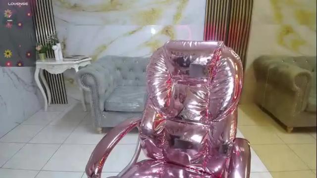 Image 4 of lucy_blossoms_sub Stream on Chaturbate on 24 days ago