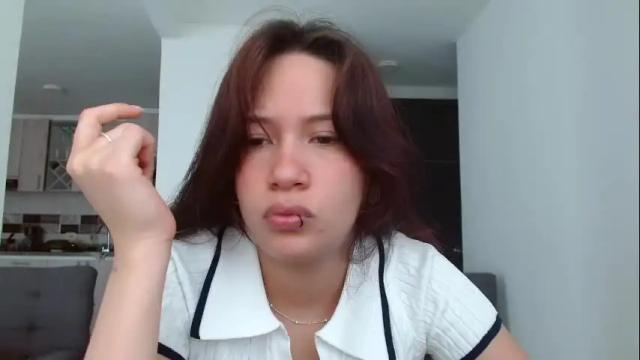 Image 4 of lucy_collins_g Stream on Chaturbate on 6 months ago