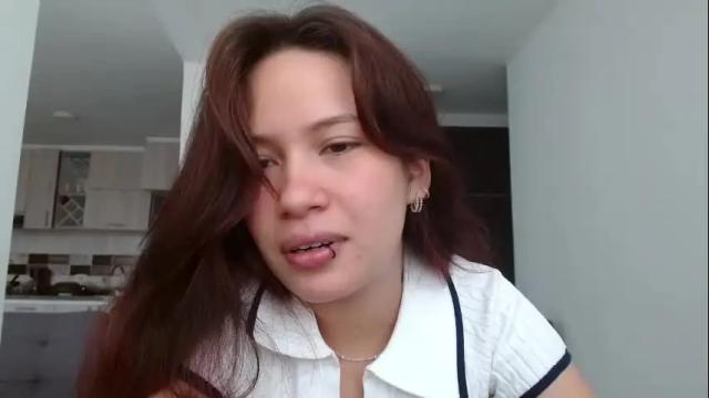 Image 7 of lucy_collins_g Stream on Chaturbate on 6 months ago