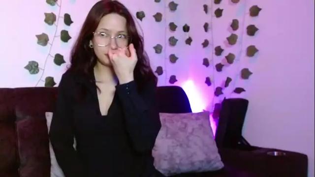 Image 3 of lucy_collins_g Stream on Chaturbate on 4 months ago