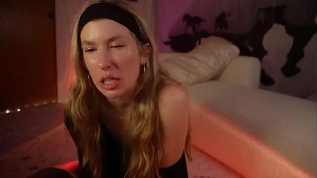 Image 3 of lucy_gooosey Stream on Chaturbate on 1 month ago