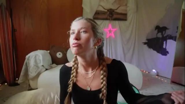 Thumbnail 1, lucy_gooosey's Stream at Chaturbate, 1 month ago