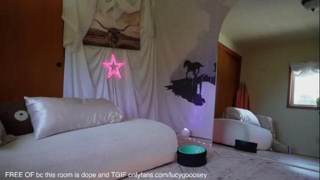 Image 12 of lucy_gooosey Stream on Chaturbate on 1 month ago